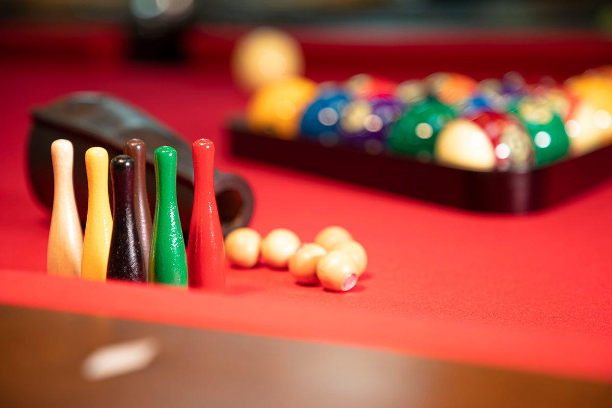 GAME AND TABLE ACCESSORIES