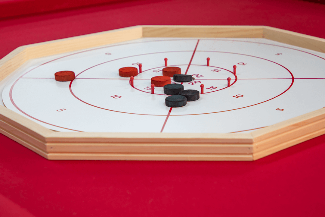 CROKINOLE GAME AND CHECKERBOARD 2 IN 1